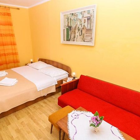 Double Rooms Tomica 2 With Balcony Baška Zewnętrze zdjęcie