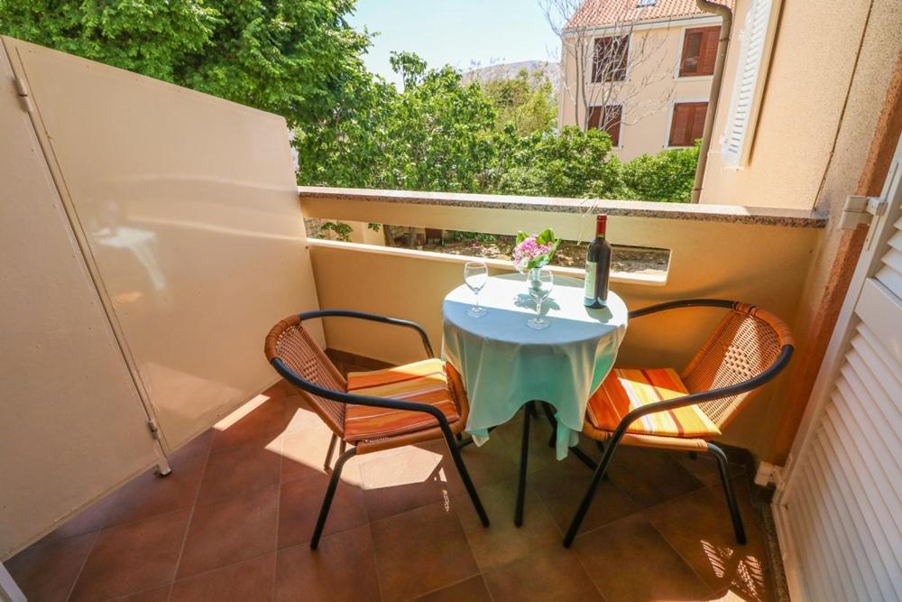 Double Rooms Tomica 2 With Balcony Baška Zewnętrze zdjęcie