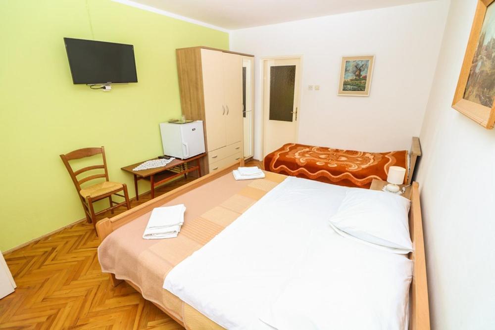 Double Rooms Tomica 2 With Balcony Baška Zewnętrze zdjęcie