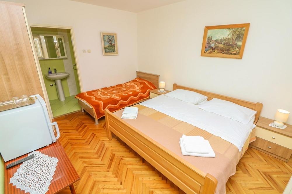 Double Rooms Tomica 2 With Balcony Baška Zewnętrze zdjęcie