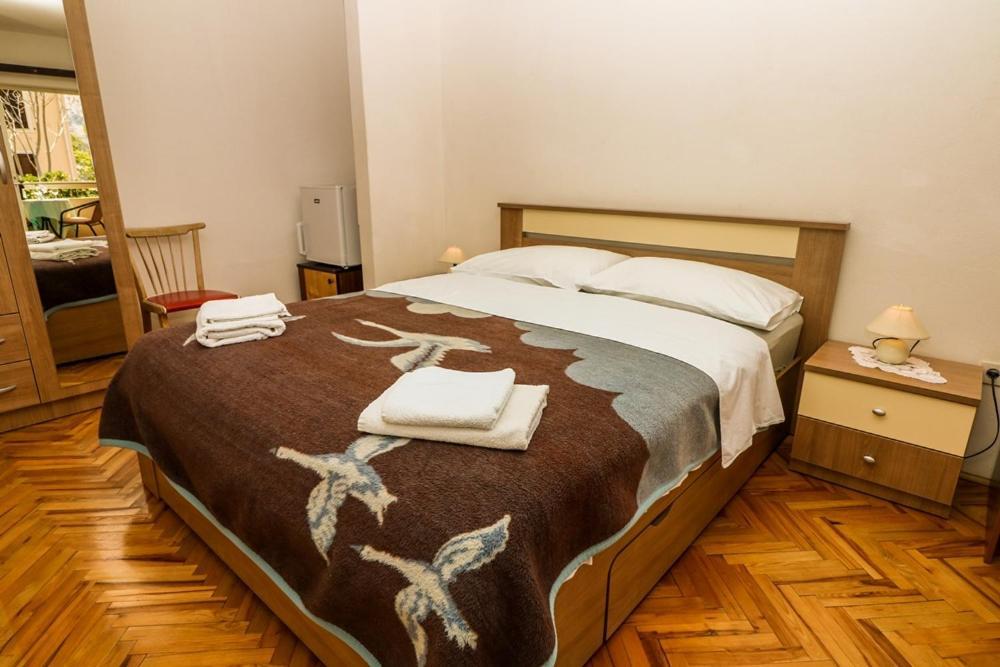 Double Rooms Tomica 2 With Balcony Baška Zewnętrze zdjęcie