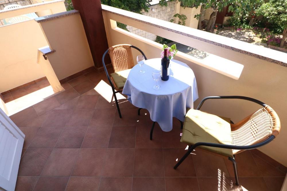 Double Rooms Tomica 2 With Balcony Baška Zewnętrze zdjęcie