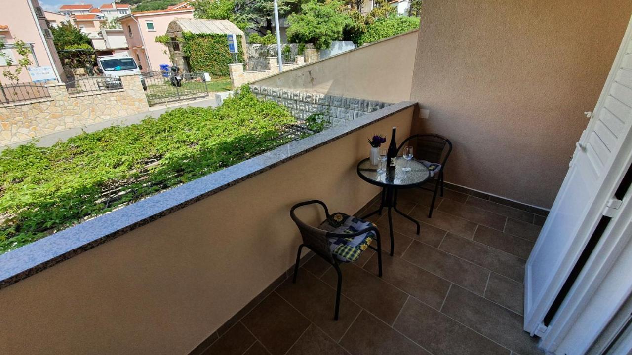 Double Rooms Tomica 2 With Balcony Baška Zewnętrze zdjęcie