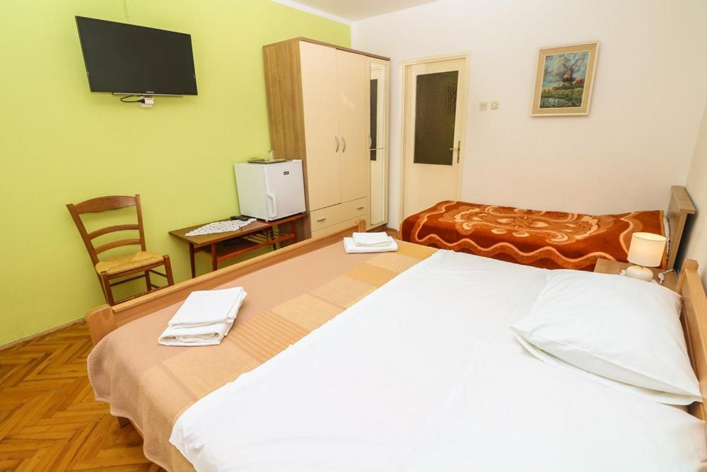 Double Rooms Tomica 2 With Balcony Baška Zewnętrze zdjęcie