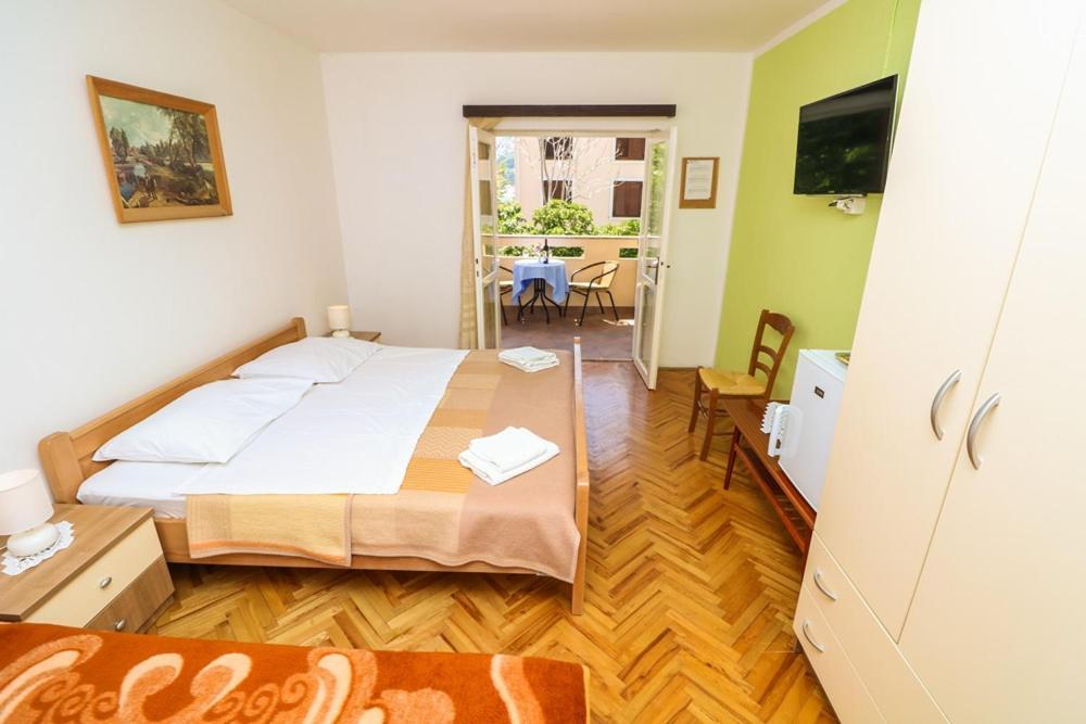 Double Rooms Tomica 2 With Balcony Baška Zewnętrze zdjęcie